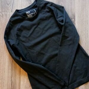 FIGS SEAMLESS UNDER SCRUB TOP